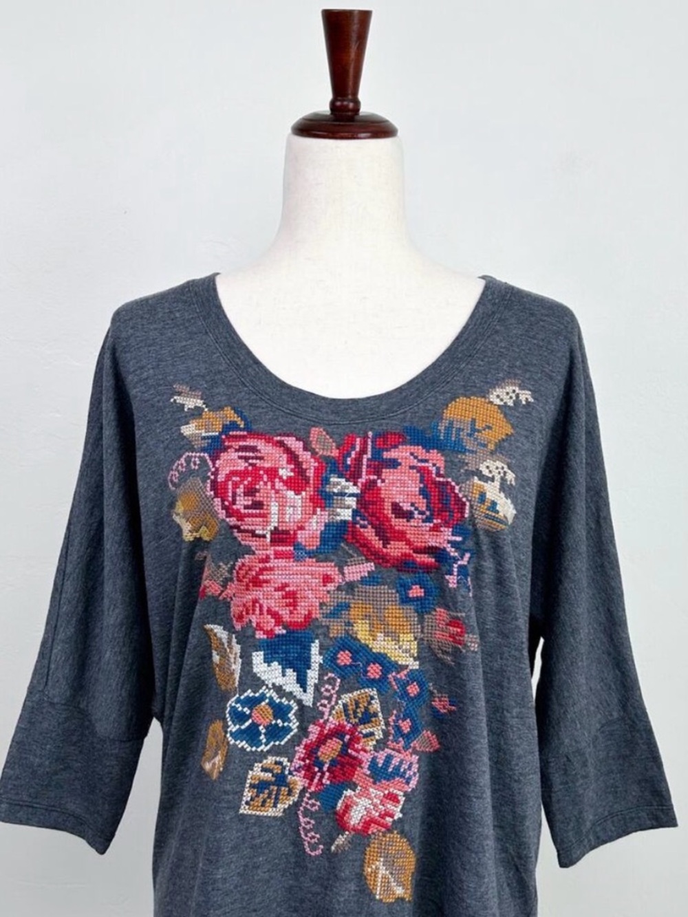 Johnny Was Cross Stitch Floral Embroidered Drop Shoulder Oversized Tee SMALL